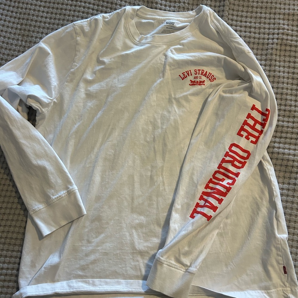 Levi's White Long-Sleeve Tee with Red Logo & Sleeve Text